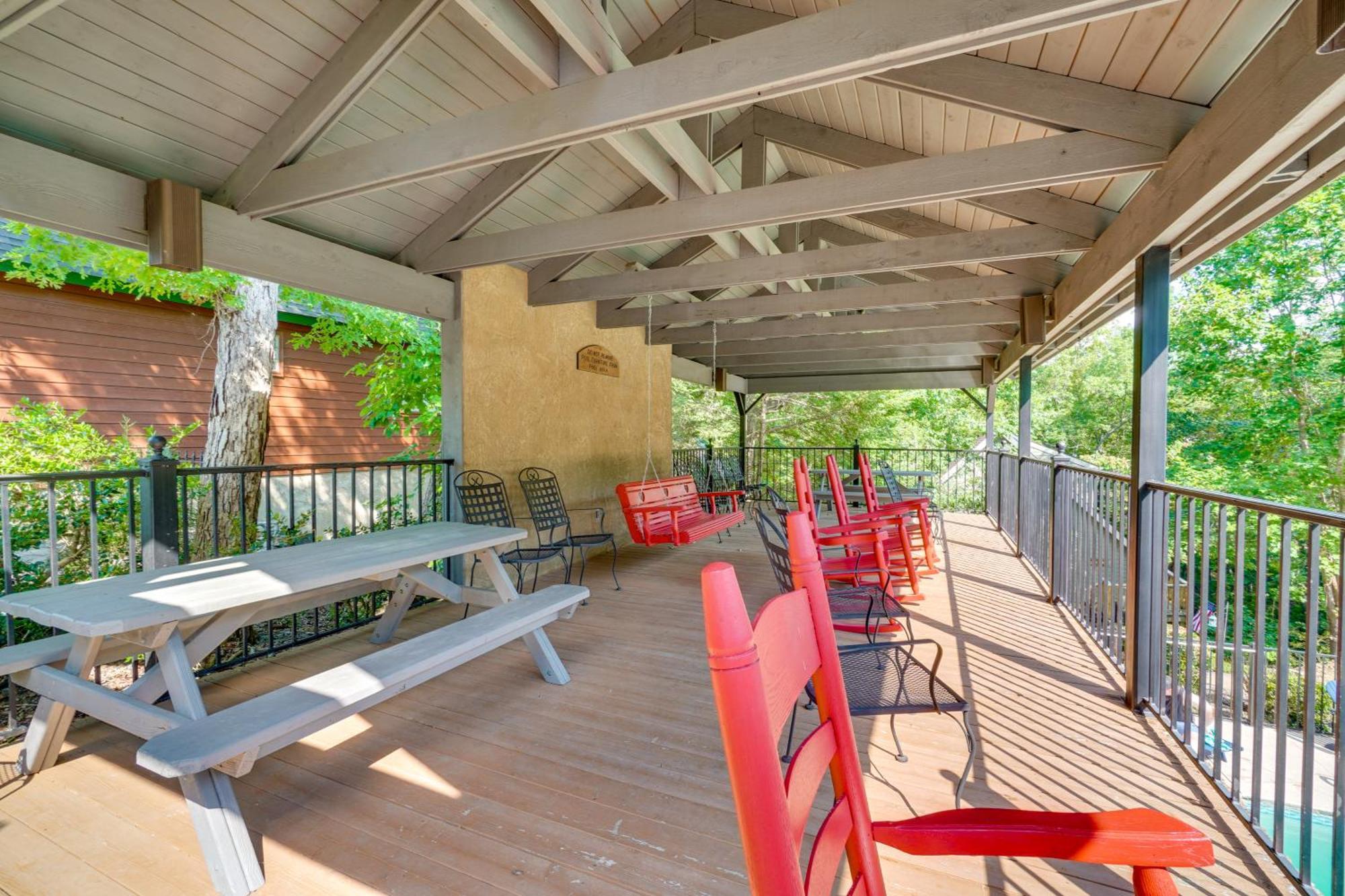 פיג'ן פורג' Smoky Mountain Cabin With Deck And Hot Tub! מראה חיצוני תמונה
